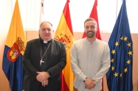 El alcalde recibe la visita del obispo de la Diócesis de Canarias, José Mazuelos Pérez