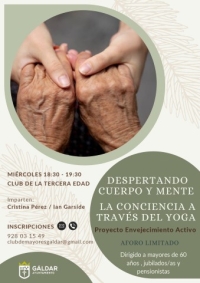 El proyecto 'Envejecimiento Activo' pone en marcha un taller de yoga