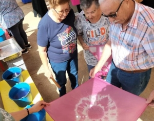 El Museo y Parque Arqueológico Cueva Pintada promueve talleres para activar los recuerdos de las personas mayores con antiguos juegos tradicionales