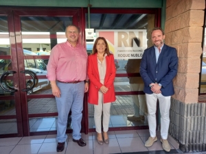 La alcaldesa visita la empresa FC Roque Nublo, instalada recientemente en el parque empresarial de El Goro