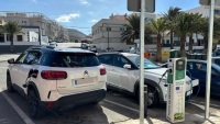 Gáldar fomenta la movilidad eléctrica con un nuevo punto de recarga en Sardina