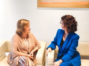 Matilde Asián se reúne con la presidenta de la AIReF en Madrid