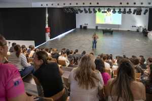 Cursos gratuitos y charlas sobre gordofobia marcan el comienzo de Mogán Joven 2024