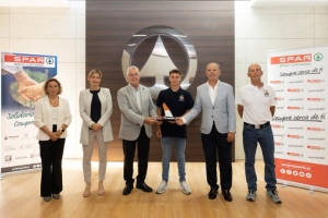 El joven windsurfista grancanario Bruno Bárbara gana la 4ª Edición de la Beca al Talento Juvenil de Spar