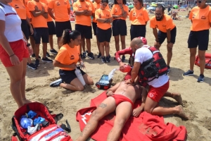 Talleres de Cruz Roja sobre Seguridad  Acuática y Prevención de Riesgos en las playas de Las Palmas de Gran Canaria