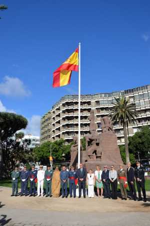 Izado de Bandera en Las Palmas de Gran Canaria para celebrar el X Aniversario de la proclamación de S. M. el Rey Felipe VI