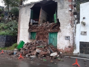 El Ayuntamiento inicia la estabilización subsidiaria de una vivienda derruida en Juncalillo
