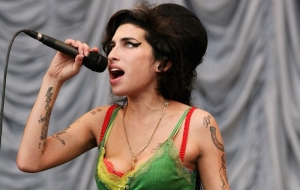 La plaza de La Música acoge el homenaje que la banda original de Amy Winehouse rinde a la diva internacional