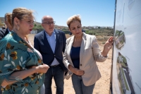 La alcaldesa recibe al presidente del Cabildo en los terrenos donde irá el nuevo centro sociosanitario