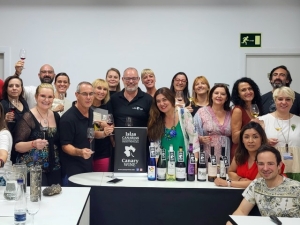 Los Embajadores del Canary Wine forman a los profesionales del vino fuera de las Islas