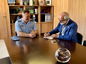 El alcalde de Ingenio recibe al Coronel Jefe de la Base Aérea de Gando