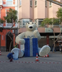 Un oso de cinco metros de altura se suma esta tarde al encendido navideño de Telde