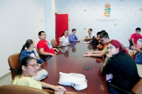 Las Aulas Enclaves de los IES Faro y El Tablero-Aguañac visitan el Ayuntamiento