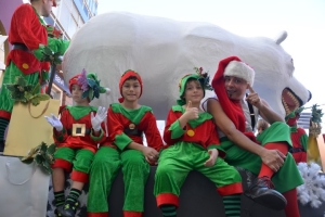 Las calles de Guía se llenaron de magia y alegría con la Cabalgata de la Navidad en Familia