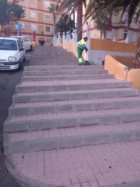 El Ayuntamiento de Telde ejecuta un servicio intensivo de limpieza en San José de Las Longueras