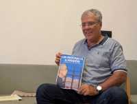 El periodista Pedro Reyes presenta el mayor disparate judicial del siglo XXI en Canarias con su libro ‘Un inocente a prisión’