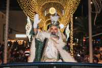 Los Reyes Magos deslumbran Mogán  con un desfile repleto de magia y alegría
