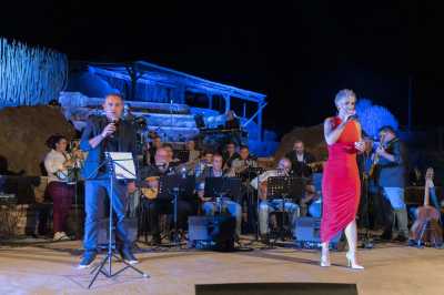 Música y vino entre los majestuosos cardones de Veneguera