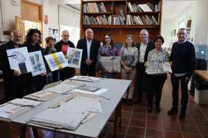 La UD Las Palmas hace entrega de la carpeta de grabados conmemorativa de su 75 Aniversario a la Consejera de Cultura y los artistas participantes en la iniciativa