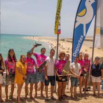 Sarah-Quita Offringa y Yentel Caers se coronan en Fuerteventura en una animada entrega de premios del Freestyle