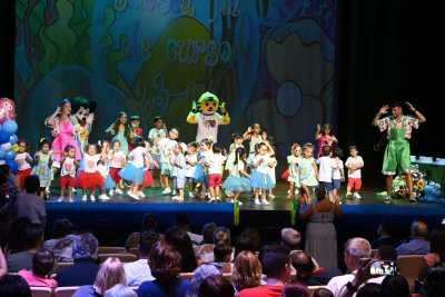 La Escuela Infantil de San Isidro despide el curso con un acto lleno de diversión y música en el Centro Cultural Guaires