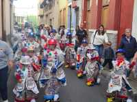 El silencio hace ruido a favor de la inclusión en una II Cabalgata Accesible del Carnaval de Telde que inundó San Gregorio de pompas de jabón