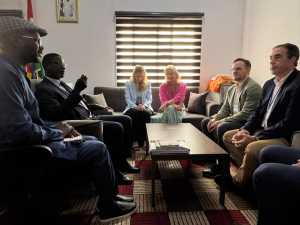 Canarias contribuye con un sistema de radiocomunicación de Emergencias el control de fronteras en Gambia