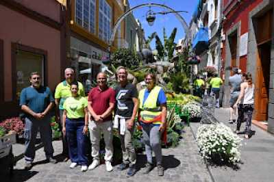 Las calles del casco histórico ya se preparan para la inauguración de &#039;Gáldar en Flor&#039; este martes a las 19.30 horas