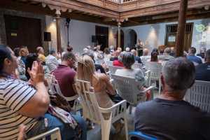 Con el aforo al completo, quedó presentada la Asociación “Cultura en Movimiento Norte de Gran Canaria”.