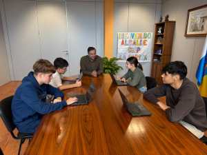 Cuatro alumnos del Colegio Claret realizan sus prácticas educativas en el Ayuntamiento de Telde