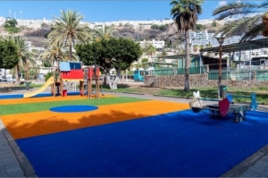El Ayuntamiento realiza actuaciones  de mejora en los parques infantiles