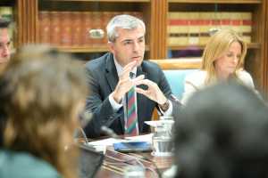 Manuel Domínguez anuncia medidas para la mejora de los precios de la cesta de la compra en Canarias