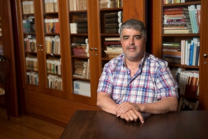Charla sobre la historia de la Biblioteca Municipal de Guía y el papel de Miguel Santiago en su consolidación