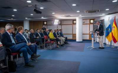 Clavijo señala a industrias emergentes como la microelectrónica como vía para “el crecimiento sostenible y basado en el conocimiento” de Canarias