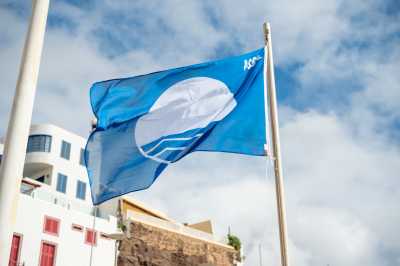 La Bahía de Sardina es distinguida con la Bandera Azul por décimo año seguido