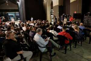 La alcaldesa se reúne con los carroceros en los días previos a la Gran Cabalgata