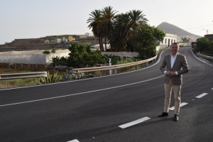 Arranca el reasfaltado de un tramo de la carretera a Sardina hasta la entrada a Barrial