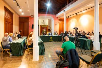 Gáldar aprueba medidas para la transición energética, el refuerzo de la plantilla municipal y el rechazo a Mercosur