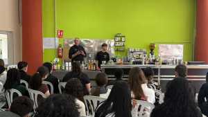 Fundación Sergio Alonso y CaixaBank Dualiza impulsan la orientación vocacional en hostelería y turismo entre más de 180 jóvenes