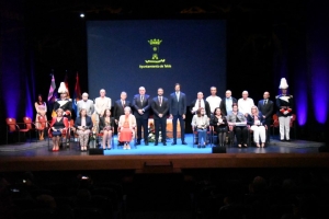 Telde homenajea a 16 ilustres en una emotiva gala de entrega de Honores y Distinciones