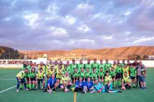 La solidaridad gana en el partido de fútbol de famosos y vecinos en Arguineguín