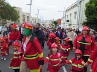 Las calles de Guía se llenaron hoy de la fantasía y el desparpajo de los participantes en la Gran Cabalgata Infantil
