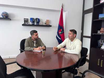 El tenista profesional David Marrero elige Telde para poner en marcha un club accesible para todas las familias