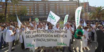 El seguimiento de la huelga nacional de médicos en las instituciones del SCS se sitúa hoy en el 13 por ciento
