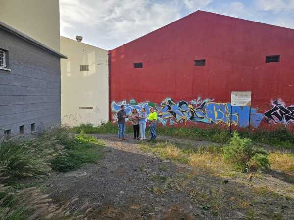 El alcalde de Telde escucha y actúa en Jinámar con una jornada de trabajo a pie de calle