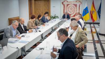 El Gobierno comparte con el Consejo Asesor la prioridad de reforzar los servicios públicos a través del presupuesto