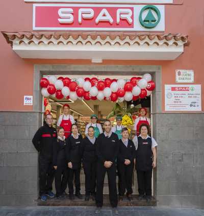 Spar Cuatro Esquinas en Teror reabre sus puertas tras una reforma integral y estrena sección de comidas preparadas