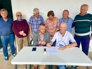 Telde y el Club de Bola Canaria y Petanca Avestruz firman un acuerdo para la conservación de las instalaciones en San Juan