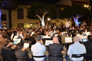 La Unidad de Música del Mando Aéreo de Canarias y la Banda Municipal Ciudad de Guía ofrecieron ayer un magnifico concierto