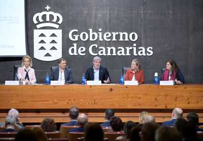 Clavijo destaca la importancia de la IA para la Sanidad pública en el primer foro en la materia en Canarias